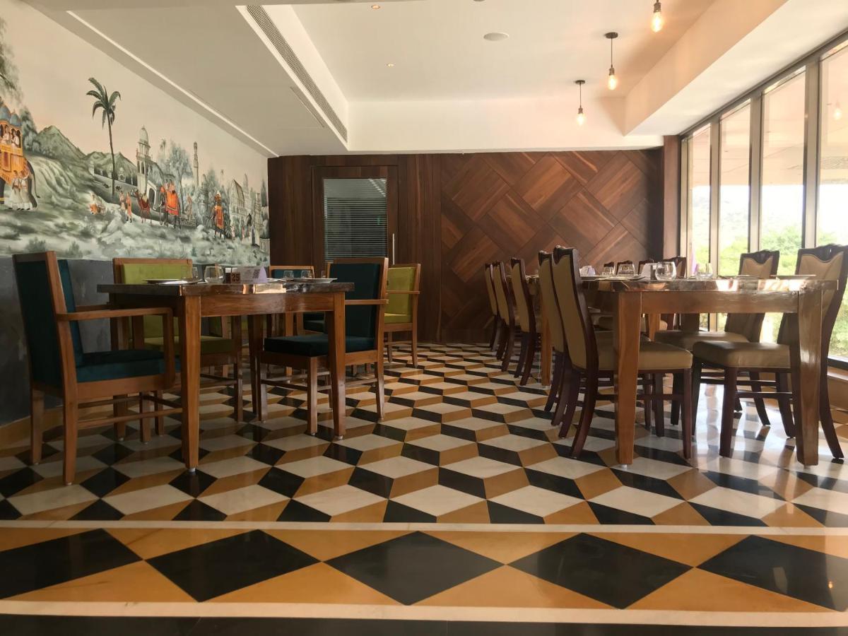 Howard Johnson By Wyndham Udaipur Roop Nagar Exterior foto